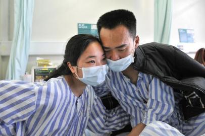 丈夫患尿毒症 妻子捐肾称证明爱你