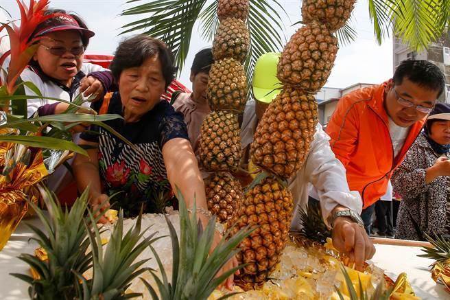 台湾凤梨价格血崩 水果商:大陆人不买台独水果